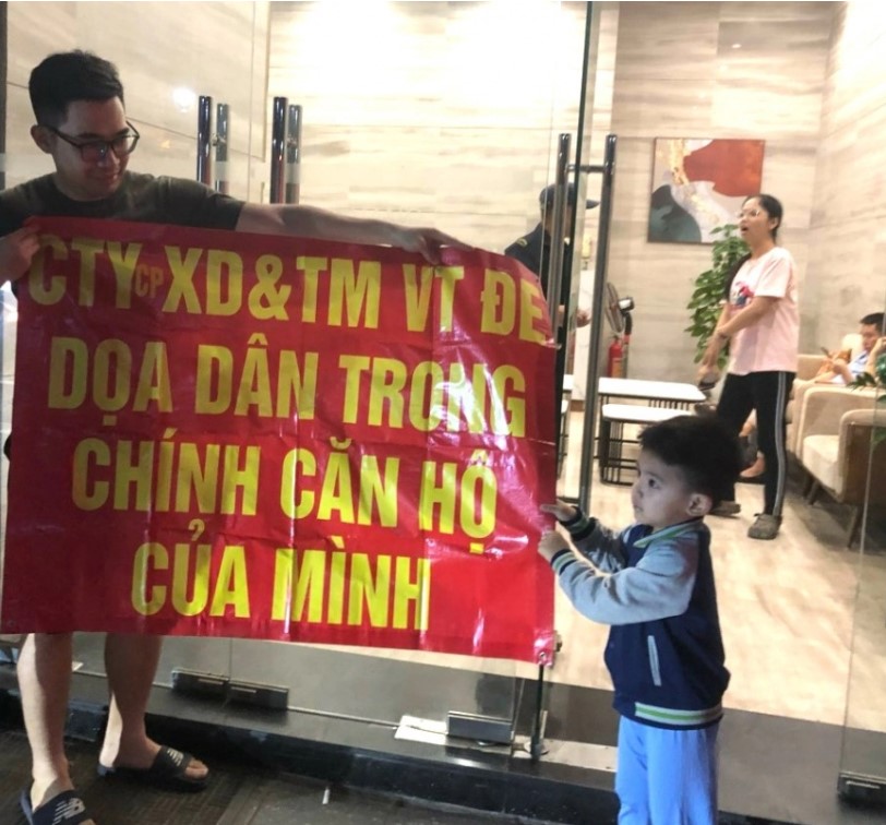 Cư Dân Tại Chung Cư Hà Nội Paragon Bị Cắt Nước, Dừng Dịch Vụ
