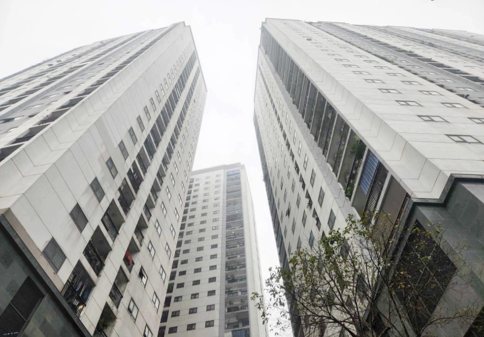 Chung cư Hà Nội bị thổi giá, người mua bỏ ý định "phải mua luôn và ngay"